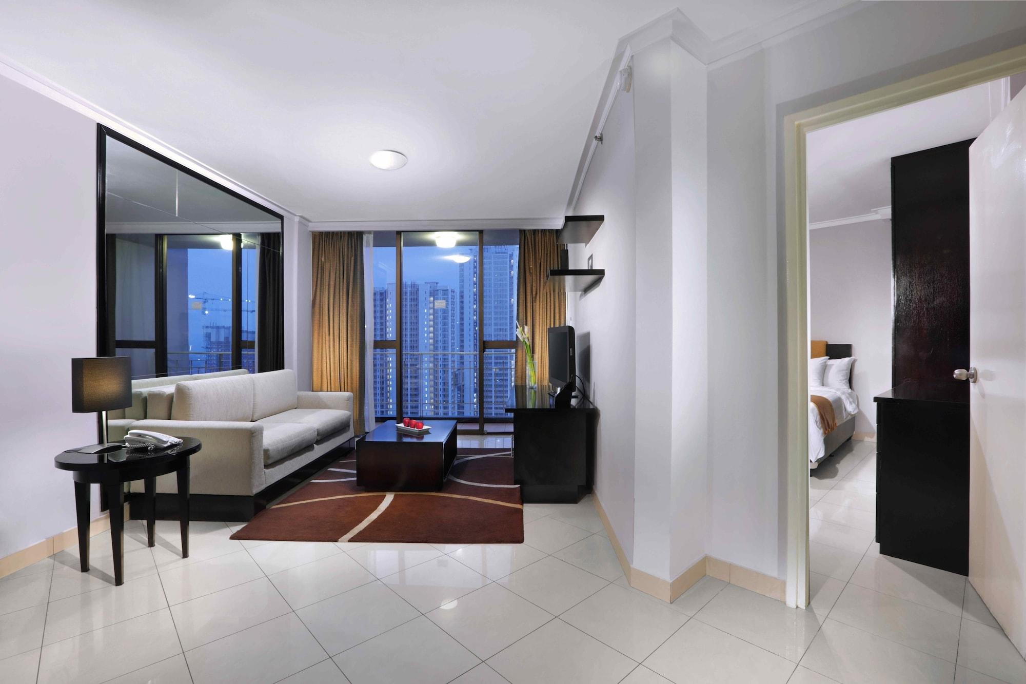 Horison Ultima Suite & Residences Rasuna Jakarta Exterior foto